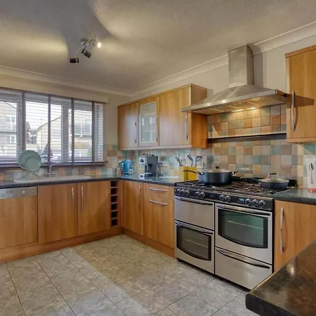 Holiday home Large House With Panoramic Sea Views & Parking Newlyn