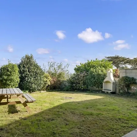 Large House With Panoramic Sea Views & Parking *